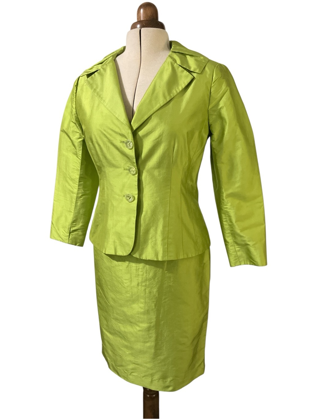 Flores & Flores Silk Suit Size 10 Chartreuse Green Lightweight Excellent Condion